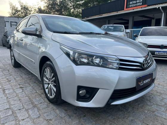 TOYOTA COROLLA 2015