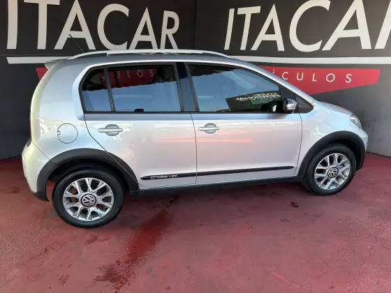VOLKSWAGEN CROSS UP 2017