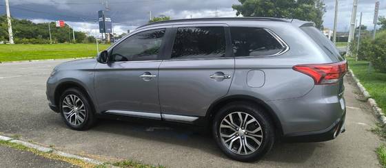 MITSUBISHI OUTLANDER 2016