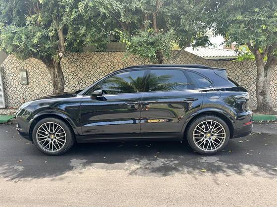 PORSCHE CAYENNE 2021