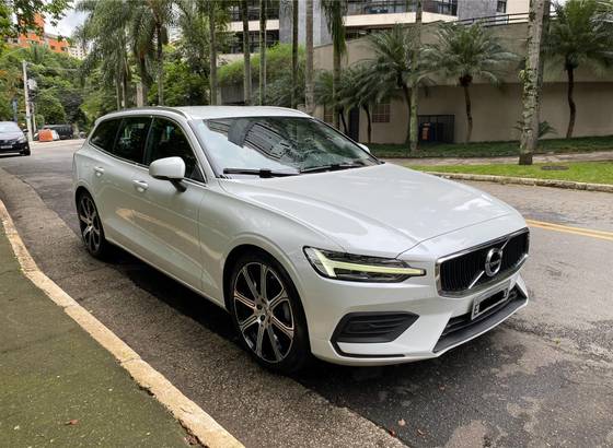 VOLVO V60 2019