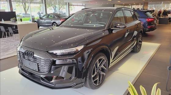 AUDI Q6 E-TRON 2025
