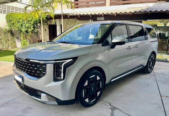KIA CARNIVAL 2025