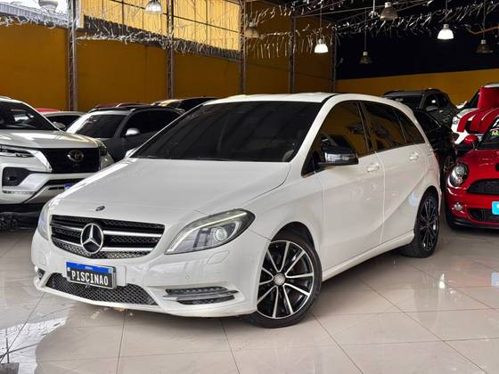 MERCEDES-BENZ B 200 2013