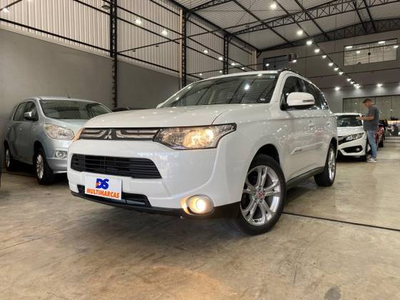 MITSUBISHI OUTLANDER 2015