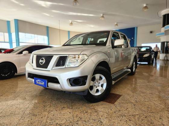 NISSAN FRONTIER 2014