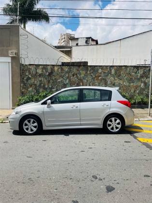 NISSAN TIIDA 2012