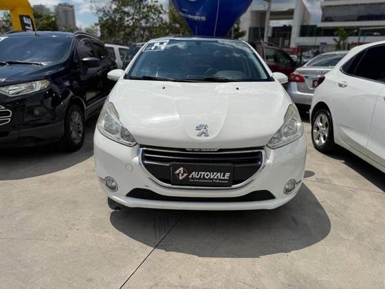 PEUGEOT 208 2014