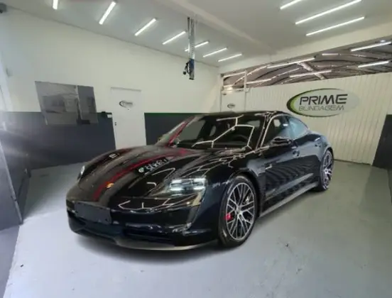 PORSCHE TAYCAN 2024
