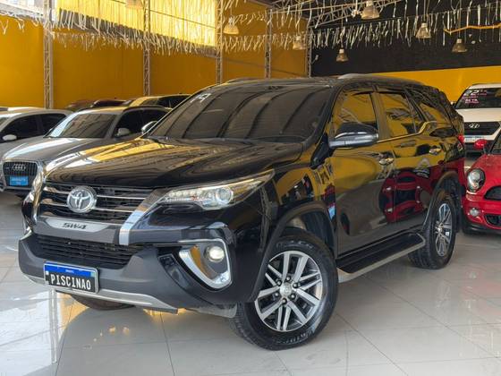 TOYOTA HILUX SW4 2019