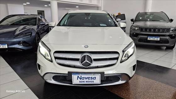 MERCEDES-BENZ GLA 200 2017