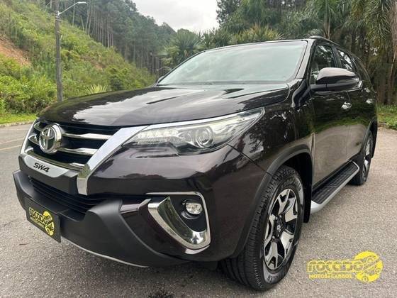 TOYOTA HILUX SW4 2019