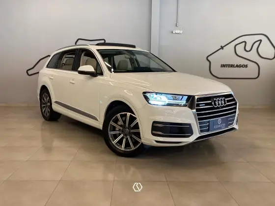 AUDI Q7 2016