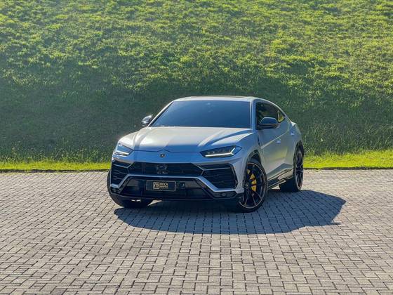 LAMBORGHINI URUS 2022