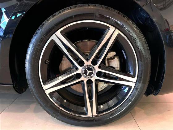 MERCEDES-BENZ A 200 2019