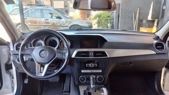 MERCEDES-BENZ C 200 2014
