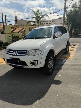MITSUBISHI PAJERO 2017