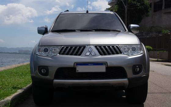 MITSUBISHI PAJERO DAKAR 2012