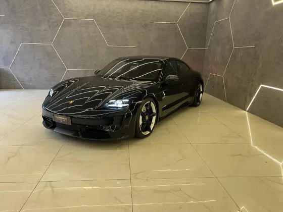 PORSCHE TAYCAN 2023