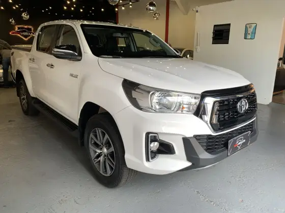 TOYOTA HILUX 2020