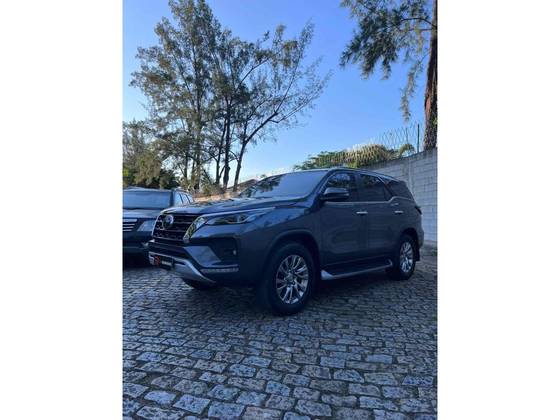 TOYOTA HILUX SW4 2021