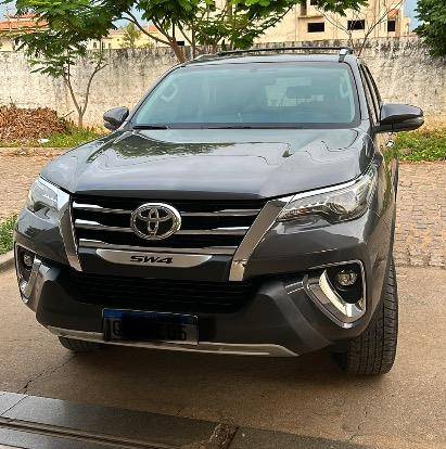 TOYOTA HILUX SW4 2019