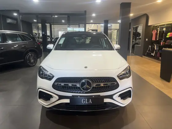 MERCEDES-BENZ GLA 200 2025