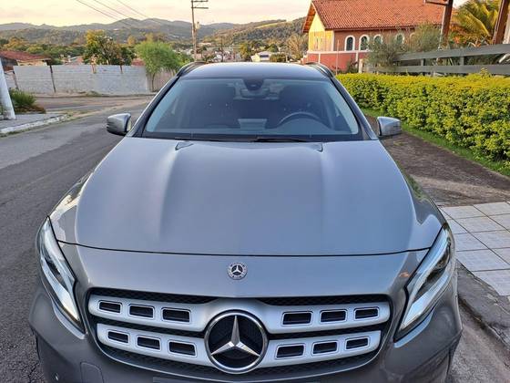 MERCEDES-BENZ GLA 200 2020