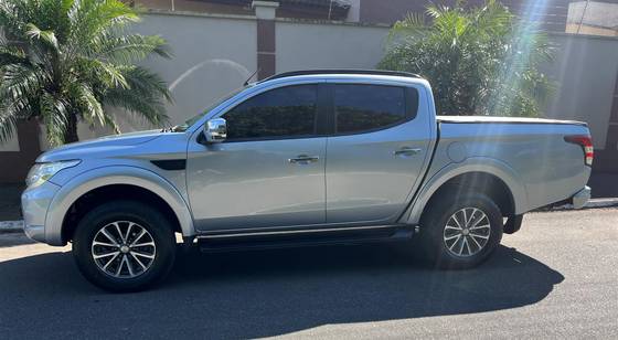 MITSUBISHI L200 TRITON 2020