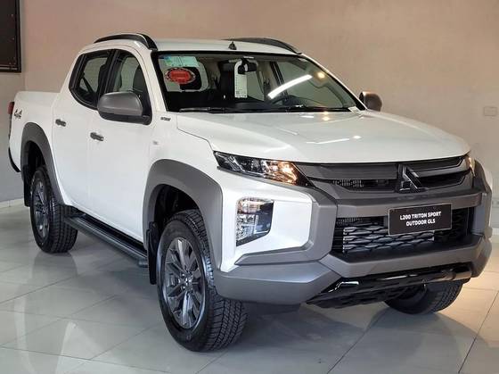 MITSUBISHI L200 TRITON 2025