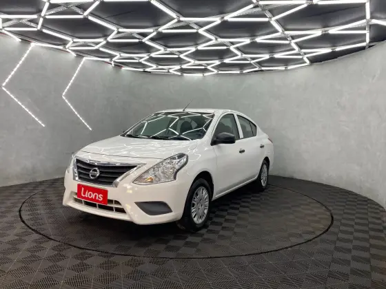 NISSAN VERSA 2021