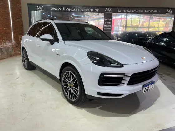 PORSCHE CAYENNE 2023
