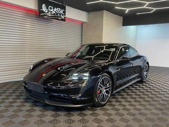 PORSCHE TAYCAN 2023