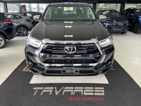 TOYOTA HILUX 2025