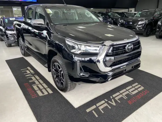 TOYOTA HILUX 2025