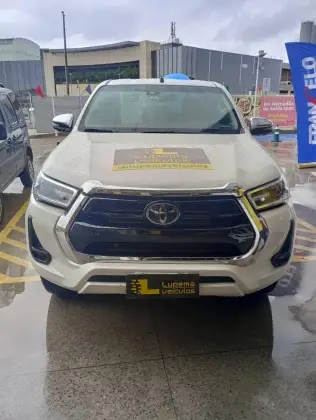 TOYOTA HILUX 2022