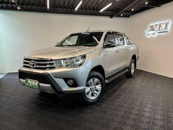 TOYOTA HILUX 2017