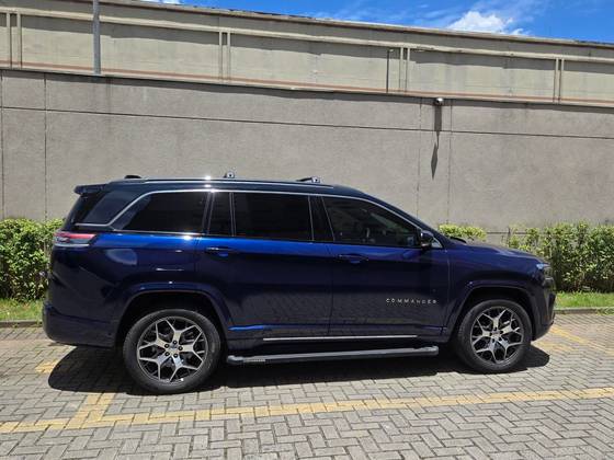 JEEP COMMANDER 2023