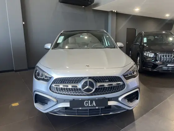 MERCEDES-BENZ GLA 200 2025