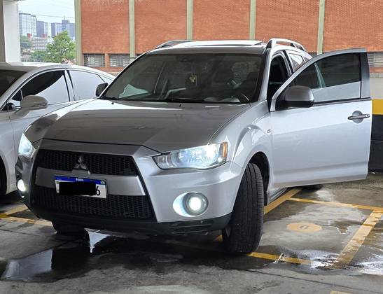 MITSUBISHI OUTLANDER 2012
