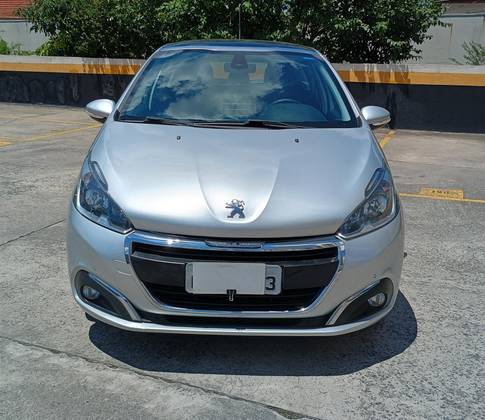 PEUGEOT 208 2018
