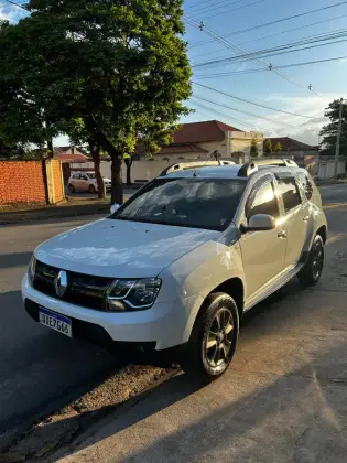 RENAULT DUSTER 2020