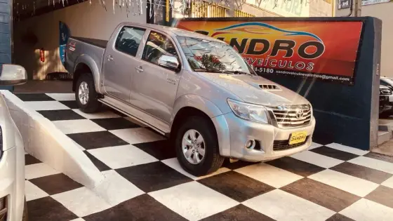TOYOTA HILUX 2015