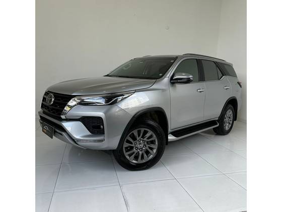 TOYOTA HILUX SW4 2021