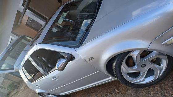 VOLKSWAGEN GOLF 2003