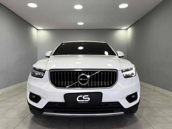 VOLVO XC40 2021