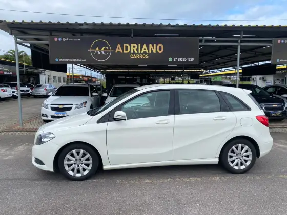 MERCEDES-BENZ B 200 2013