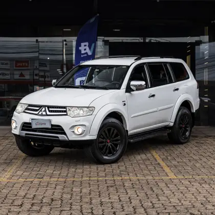 MITSUBISHI PAJERO 2016