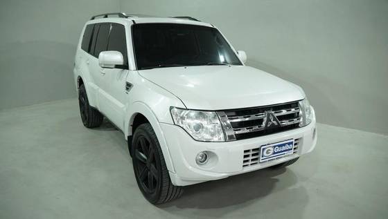 MITSUBISHI PAJERO FULL 2014