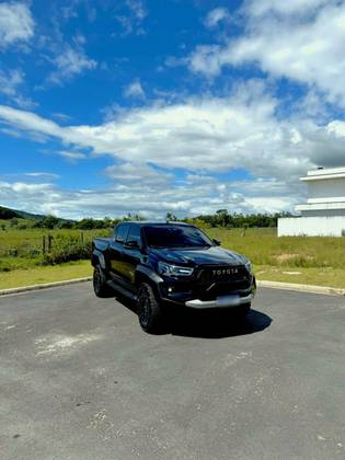 TOYOTA HILUX 2023